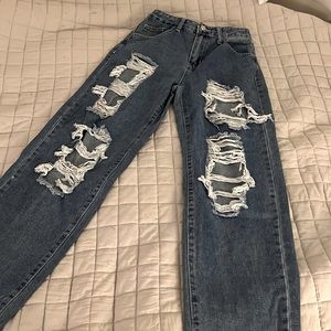 Mom bf jeans in darker denim.The original price was 45 dollars from AE. New